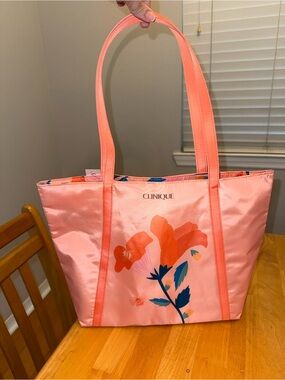 NWT New Clinique Coral Pink Orange and Blue Floral Satin Beach Bag Shop Tote 🧡